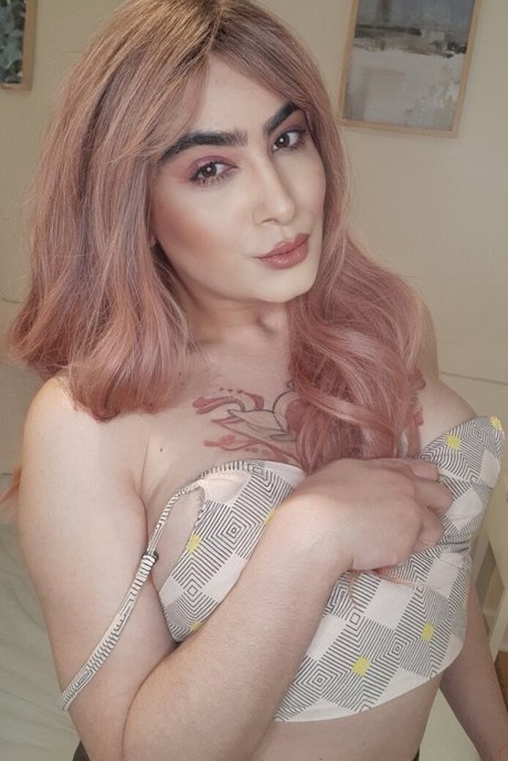 Miss Yuna sex model images