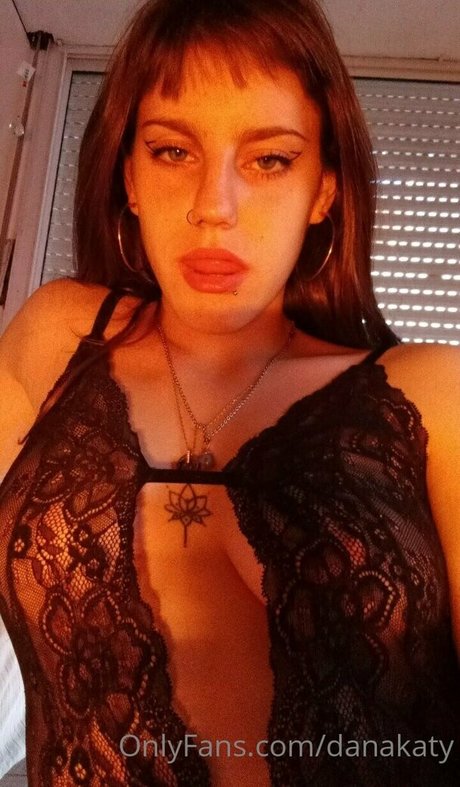 danakaty model naked photos