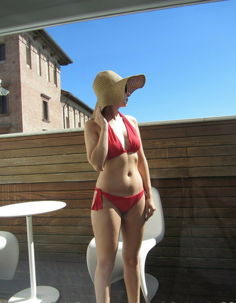 sexydebuttante96 sexy actress image