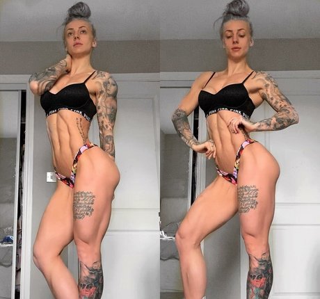 Lauren Kenealy model art picture