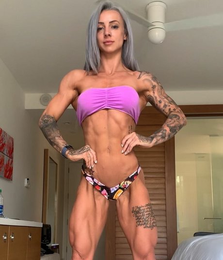 Lauren Kenealy naked star photo