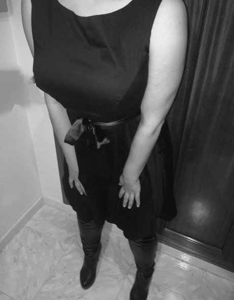 obedientenena model pornographic photos