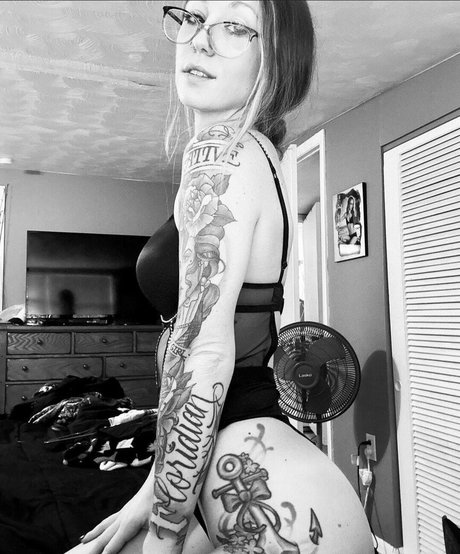 Adriennemariee star nice images