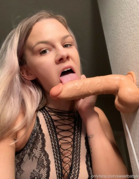 Sweetbabyk nude star photos