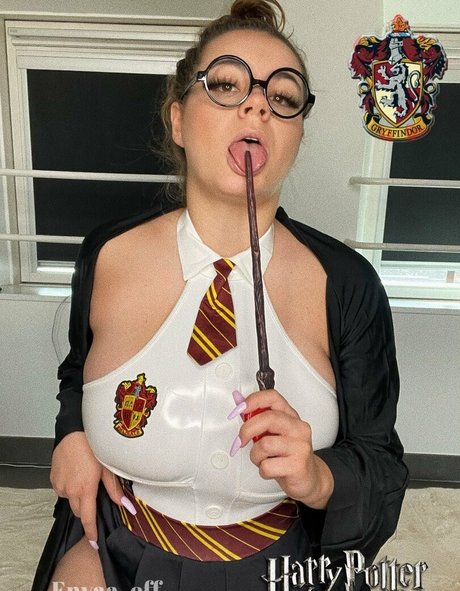 Enyaa off model pornographic archive