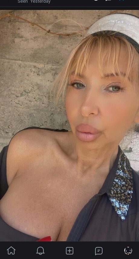 Blondi Zvezda naked pornstar photo