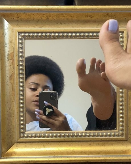 holymacre pretty actress galleries