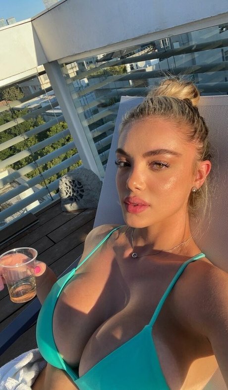 curvy teen onlyfans nude pictures