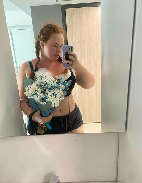 yolaflimes sex model images