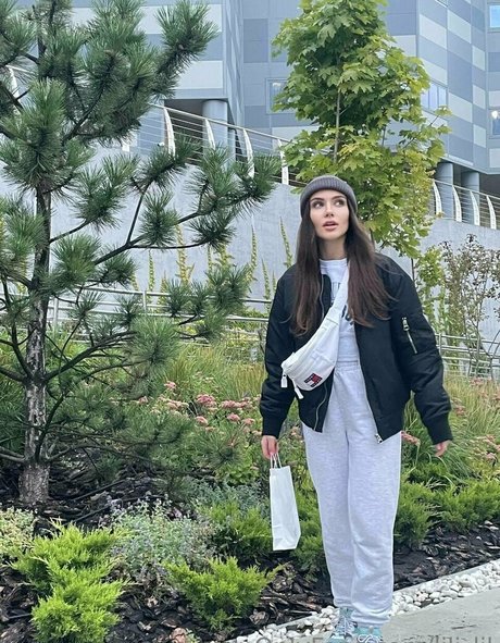 vika ua pretty actress pictures