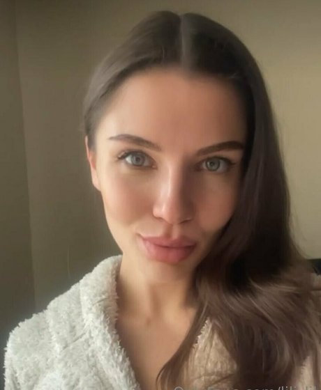 vika ua pornstar naked pic