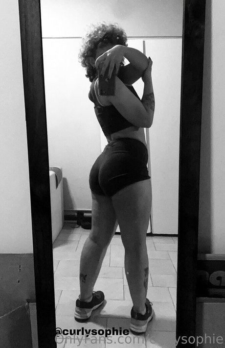 curlysophie model hot pics