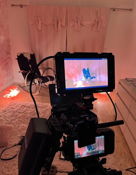 liminalmommy hot pornstar pic