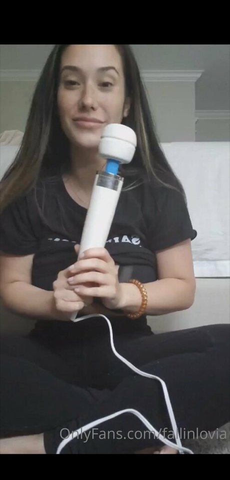 fallinlovia nice actress pictures