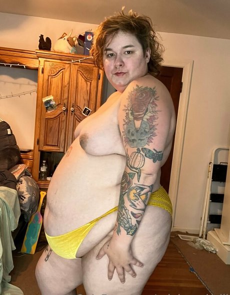 rainbowbelli model pornographic pic