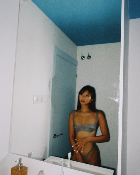 thuvnn pretty actress gallery