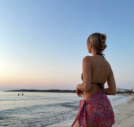 thuvnn perfect pornstar picture