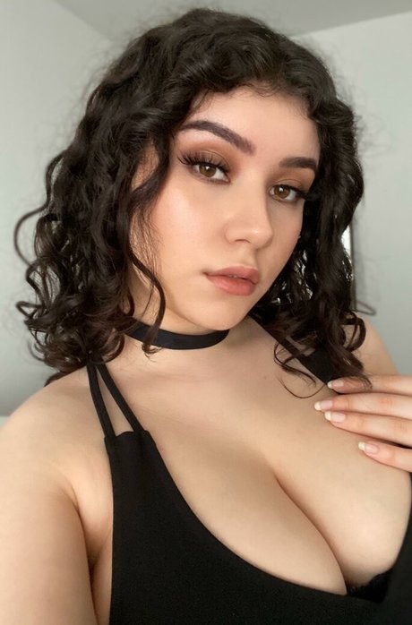 Yazzi star beautiful pic