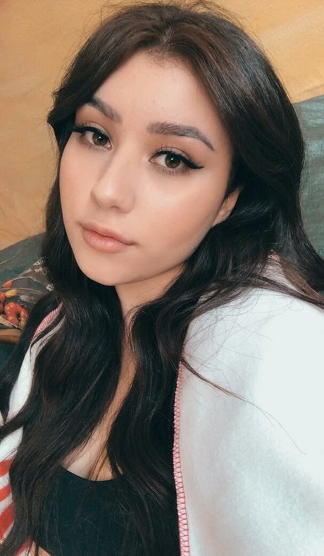 Yazzi best actress pics