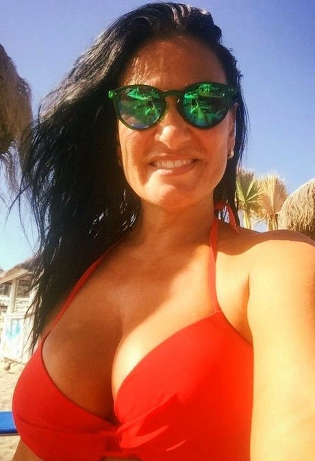 Angela Cavagna star hot pic