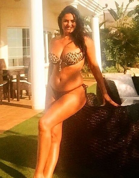 Angela Cavagna sexy model pictures