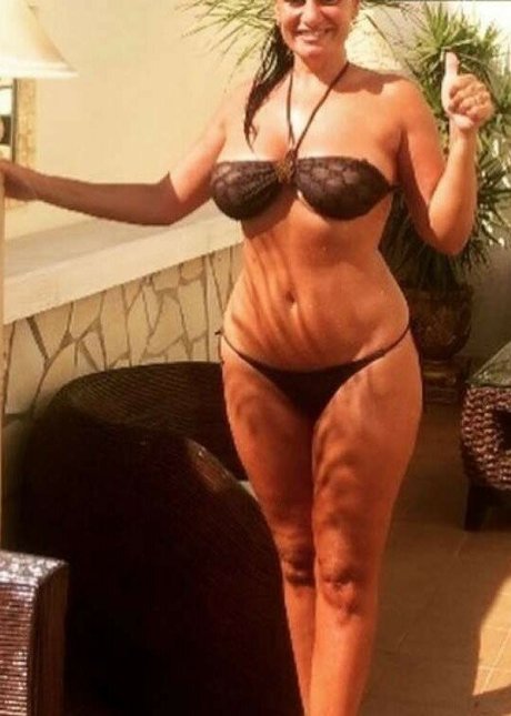 Angela Cavagna star free pic