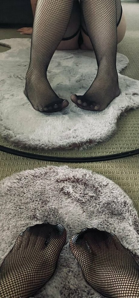 mil4mil3s sex model image