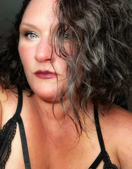 the footress pornographic model galleries