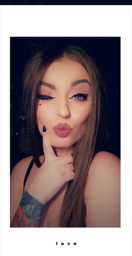 itsxonia model pretty photos