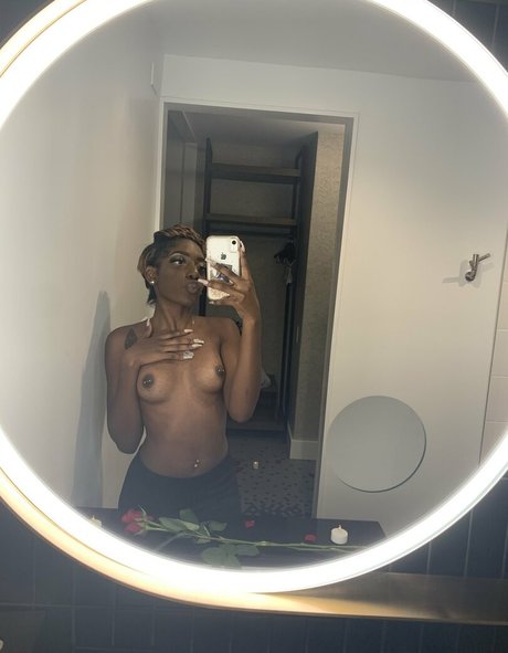 lovelykaybaby pornstar nude pic