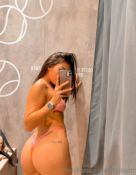 emihott nude actress pics