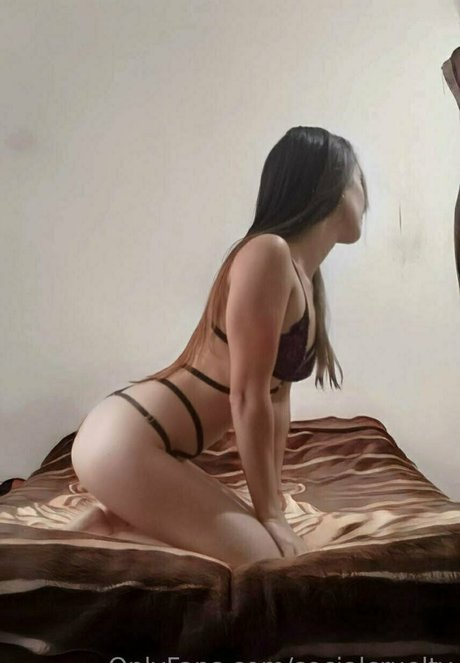 socialcruelty free model galleries