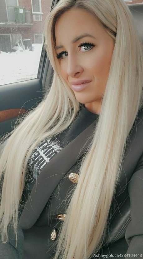 ashleygoldca erotic model gallery