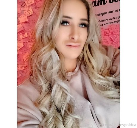 ashleygoldca exclusive actress picture