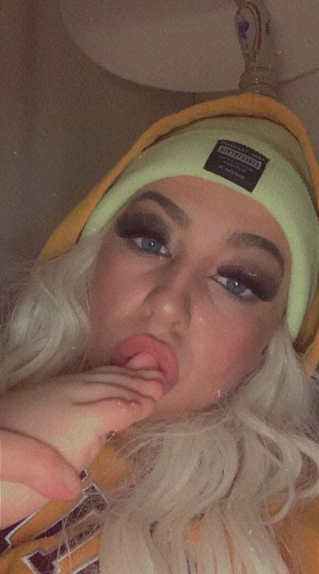 monamixxx xxx model picture