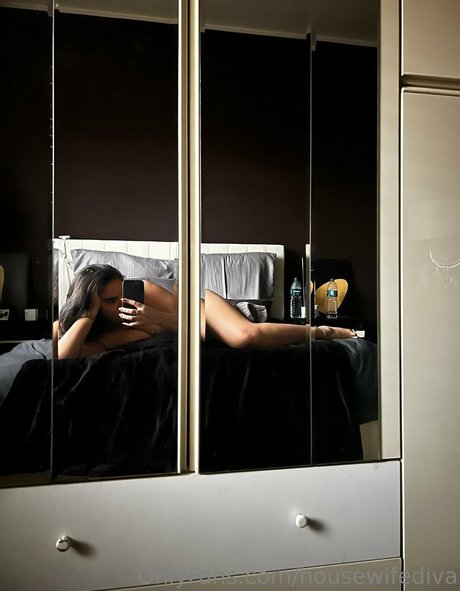 housewifediva hot actress pics