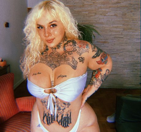 Lulu Avalloni star nice images