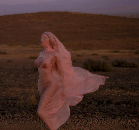 Yasmine Petty pretty model pic