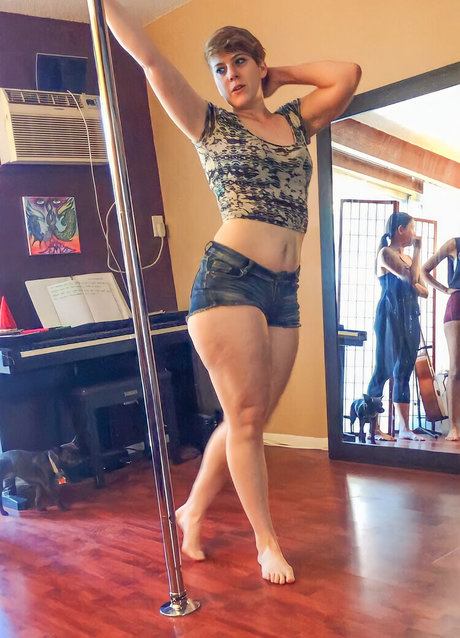 Mindless Entertainment beautiful star pictures