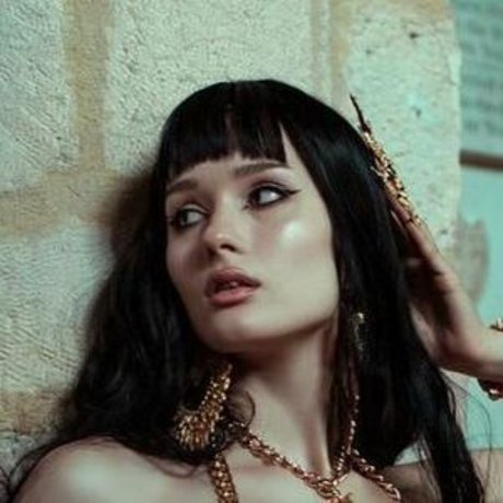 Saich0tic free model photos