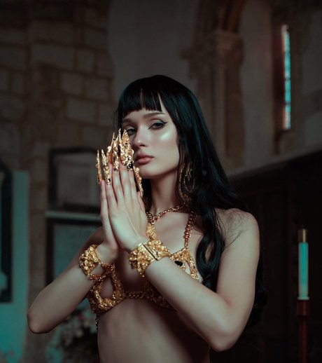 Saich0tic hot pornstar pic