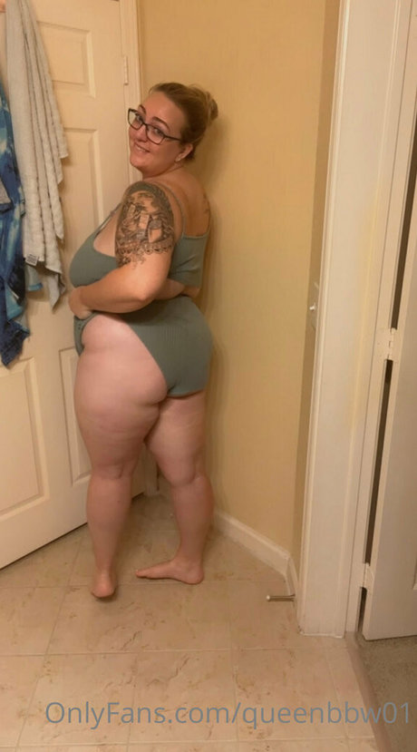 queenbbw01 xxx model images