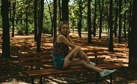 carolinebright model pics