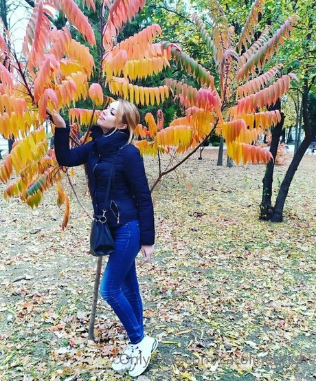 carolinebright star hd pic