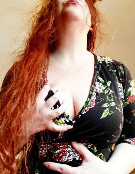 toepazfeetures free model pic