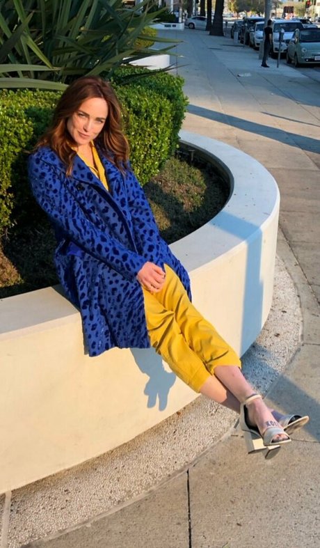 Caity Lotz free actress galleries