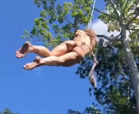 Caity Lotz porn actress img