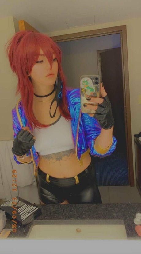 minaluna model nude picture