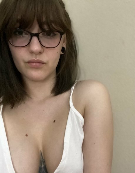 minaluna model porn picture