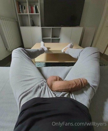 willbyers naked model photo